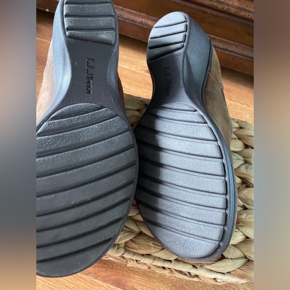 L.L. Bean brown leather clogs in size 8 - Picture 4 of 5